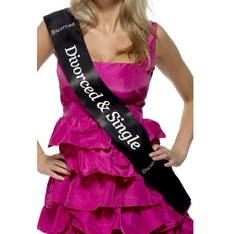 Šerpa Miss chief rozvedený/á a single