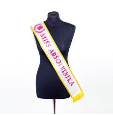 Šerpa Miss absolventka